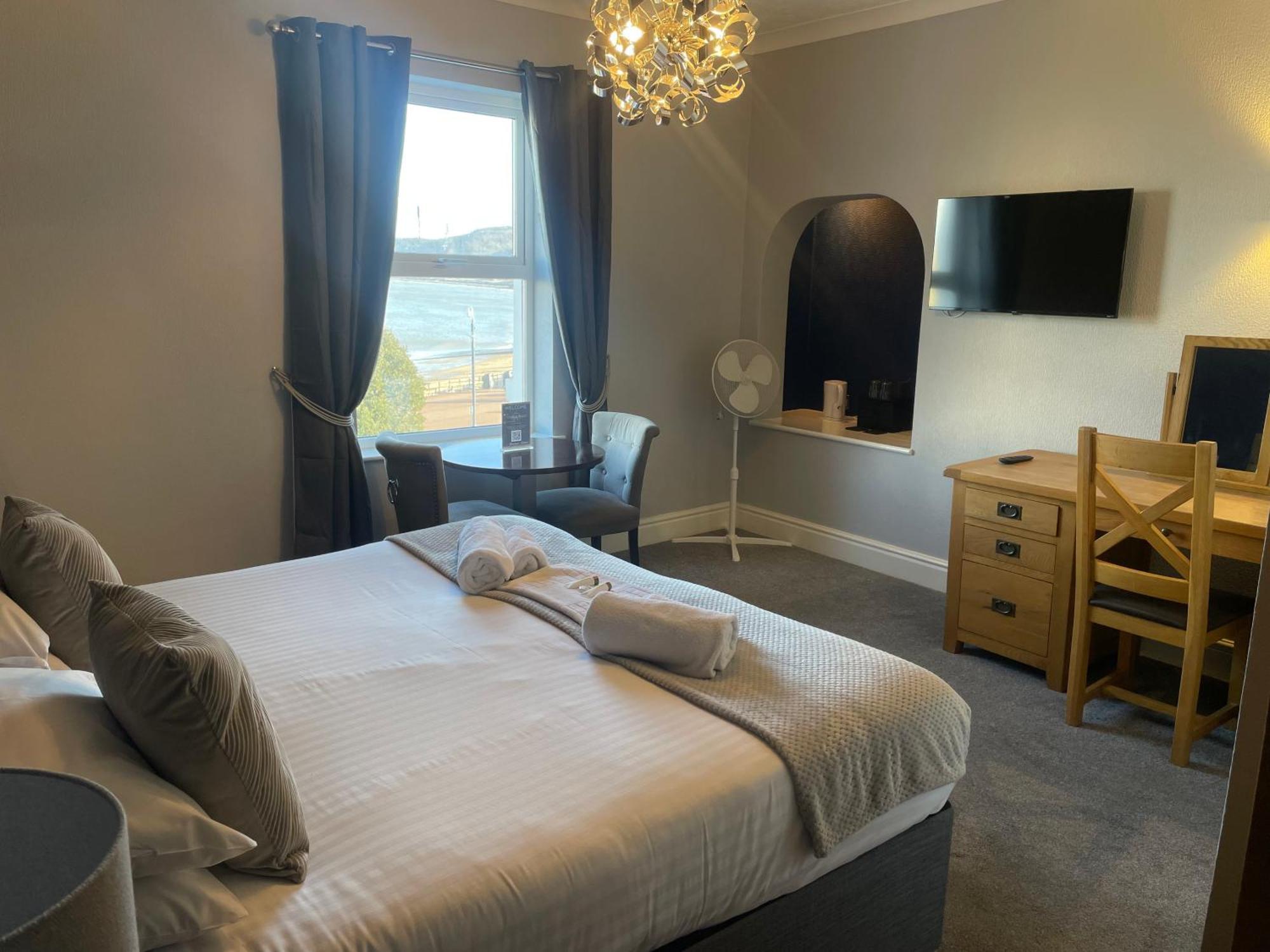 The Wildings Hotel & Tudno'S Restaurant Llandudno Buitenkant foto