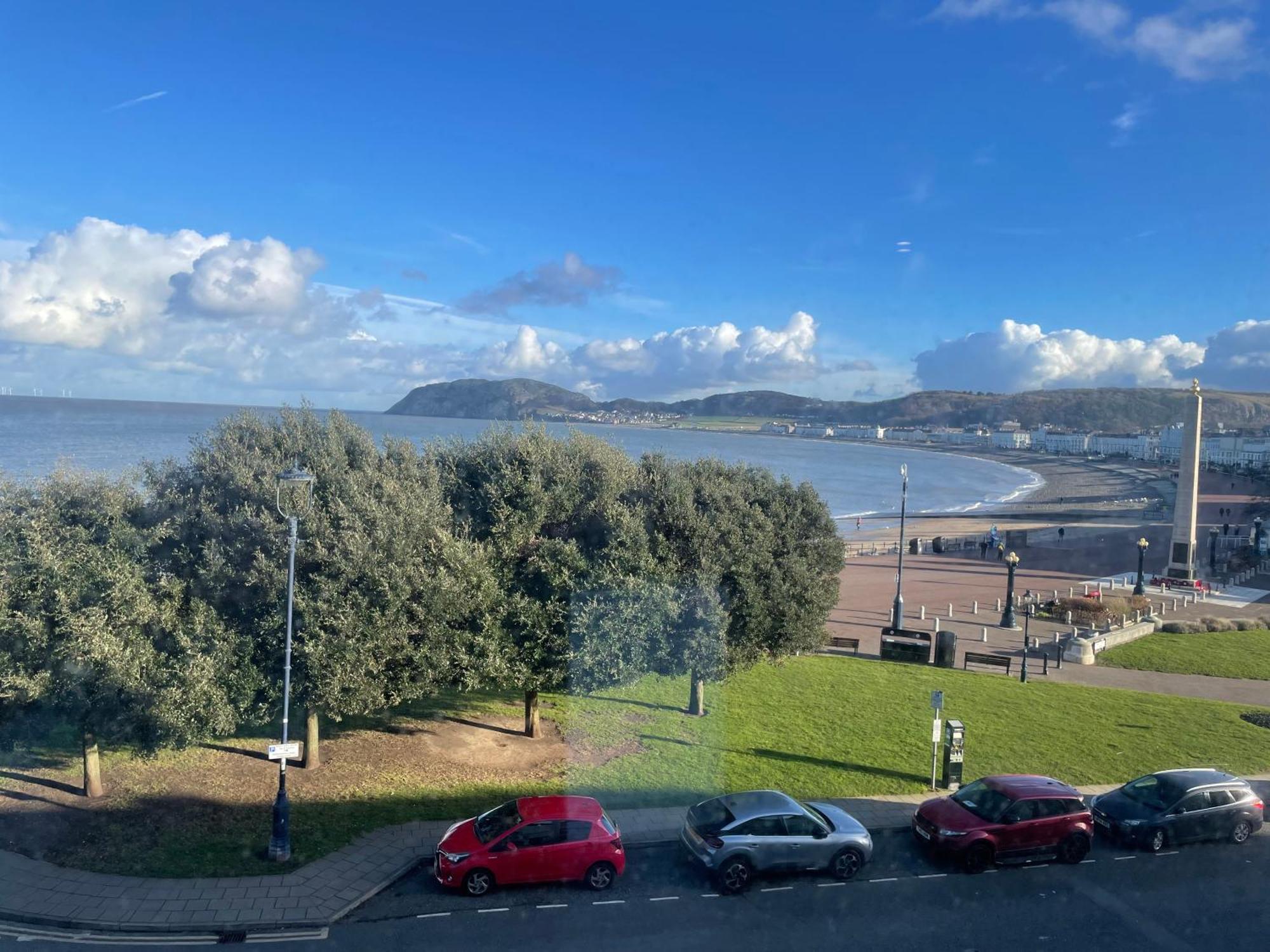 The Wildings Hotel & Tudno'S Restaurant Llandudno Buitenkant foto
