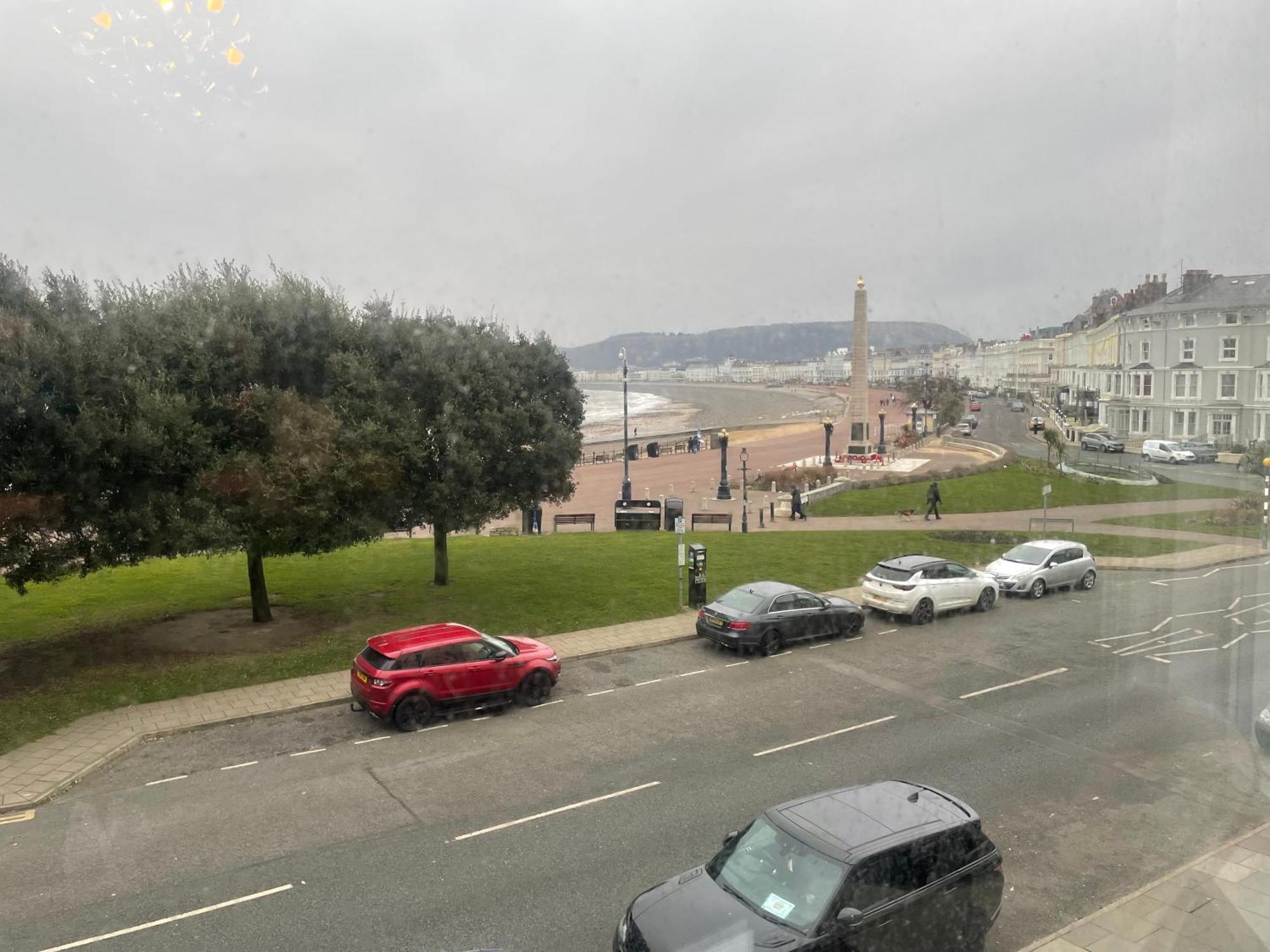 The Wildings Hotel & Tudno'S Restaurant Llandudno Buitenkant foto