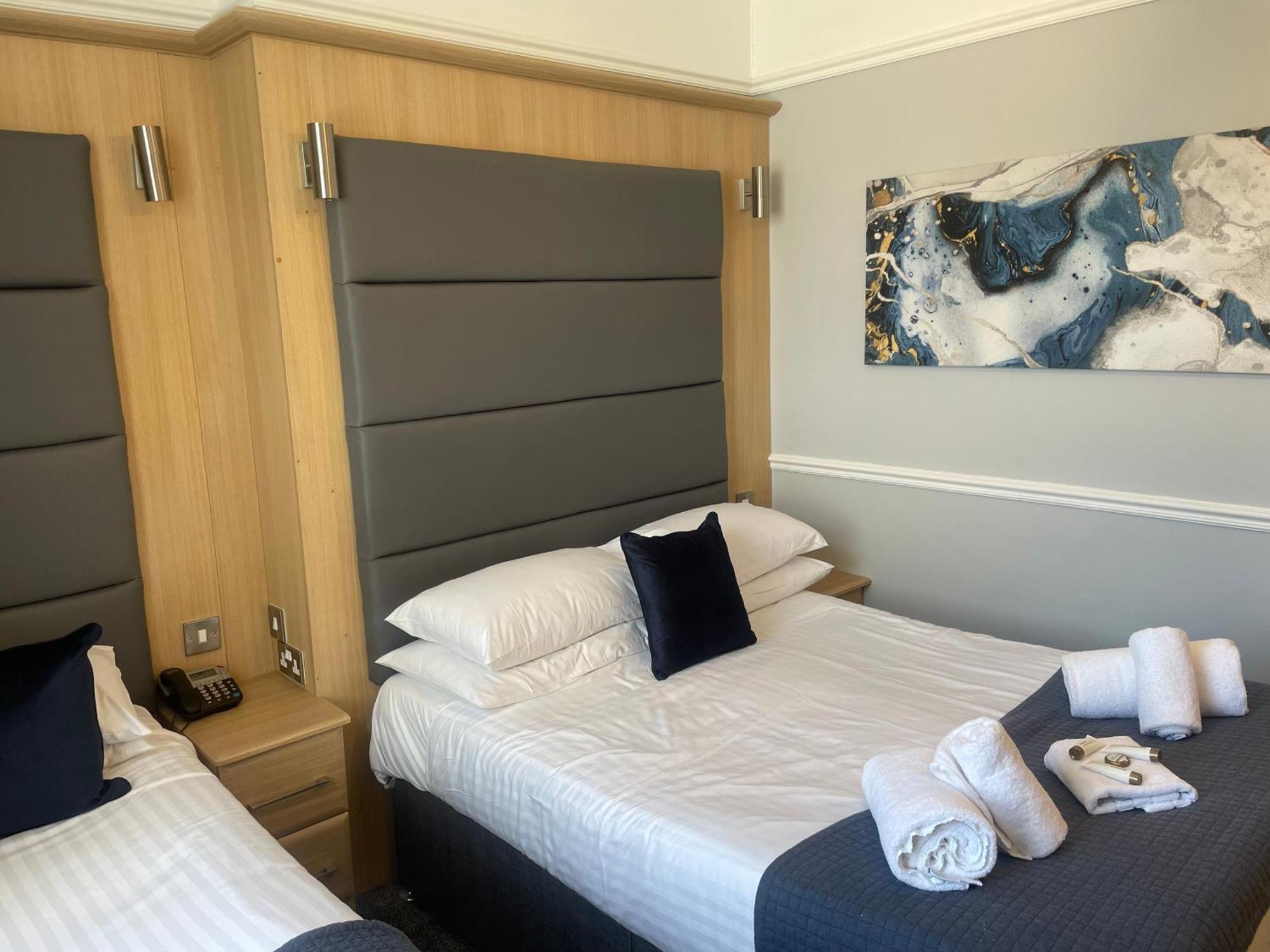 The Wildings Hotel & Tudno'S Restaurant Llandudno Buitenkant foto