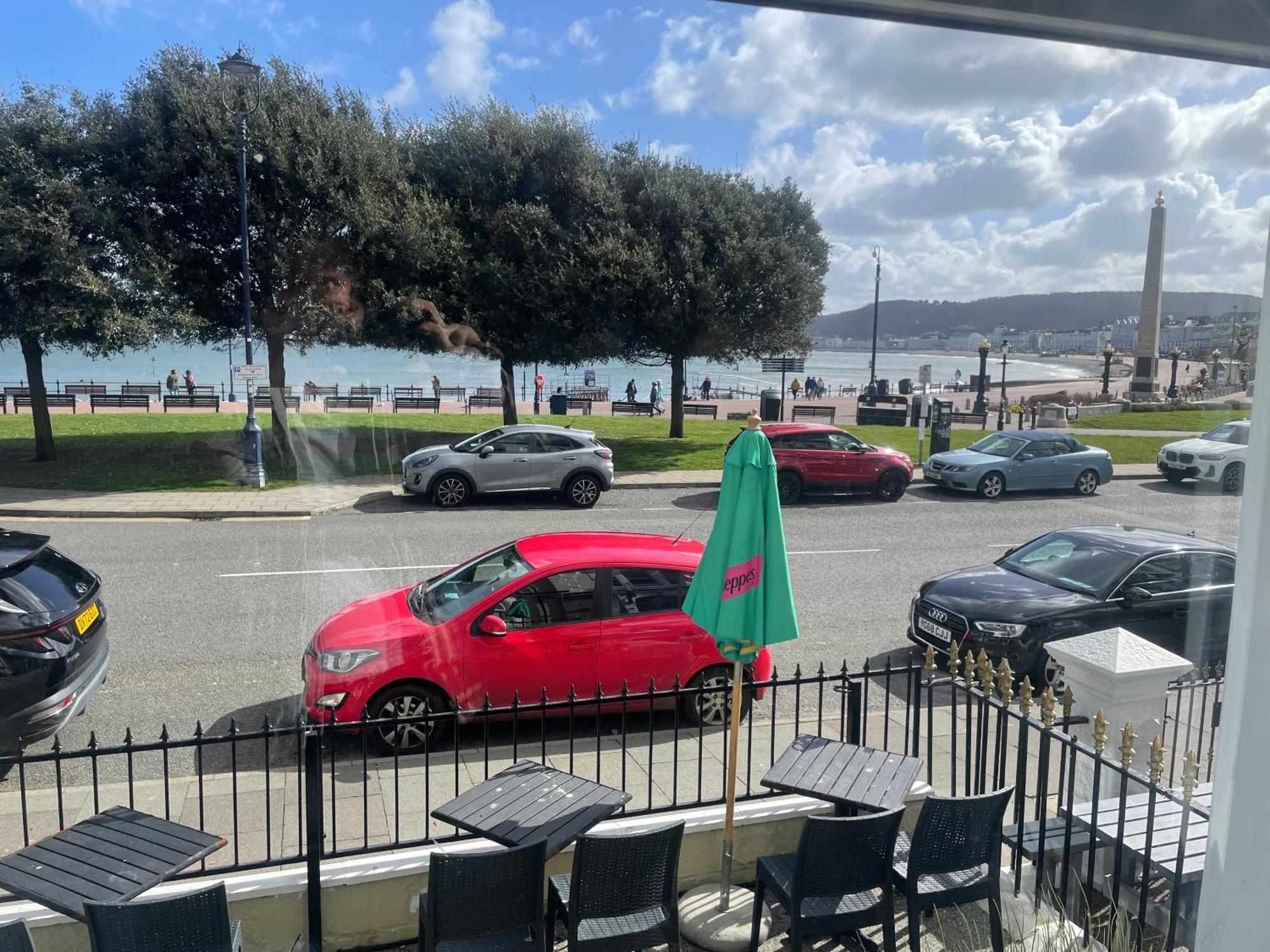 The Wildings Hotel & Tudno'S Restaurant Llandudno Buitenkant foto