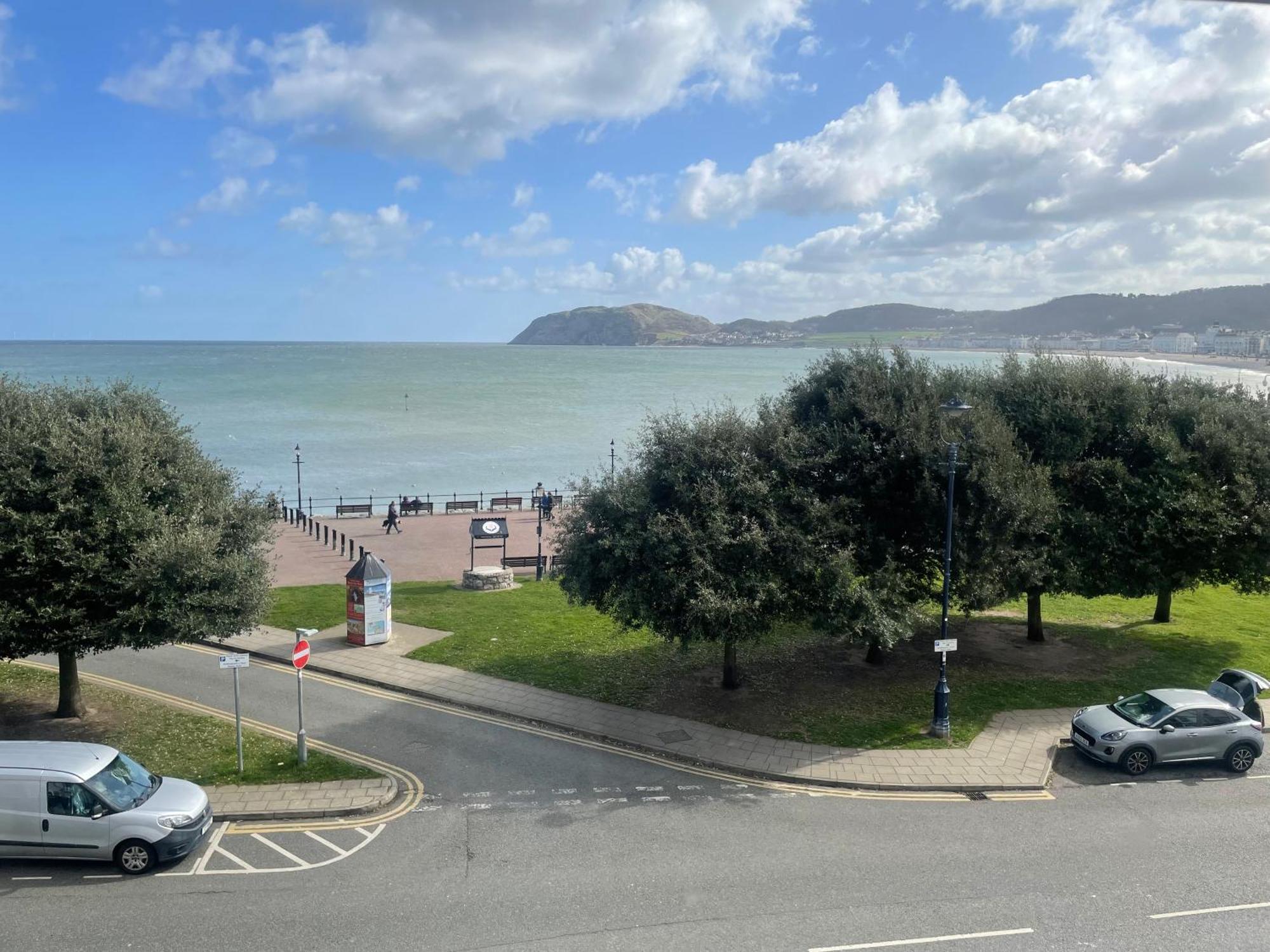 The Wildings Hotel & Tudno'S Restaurant Llandudno Buitenkant foto